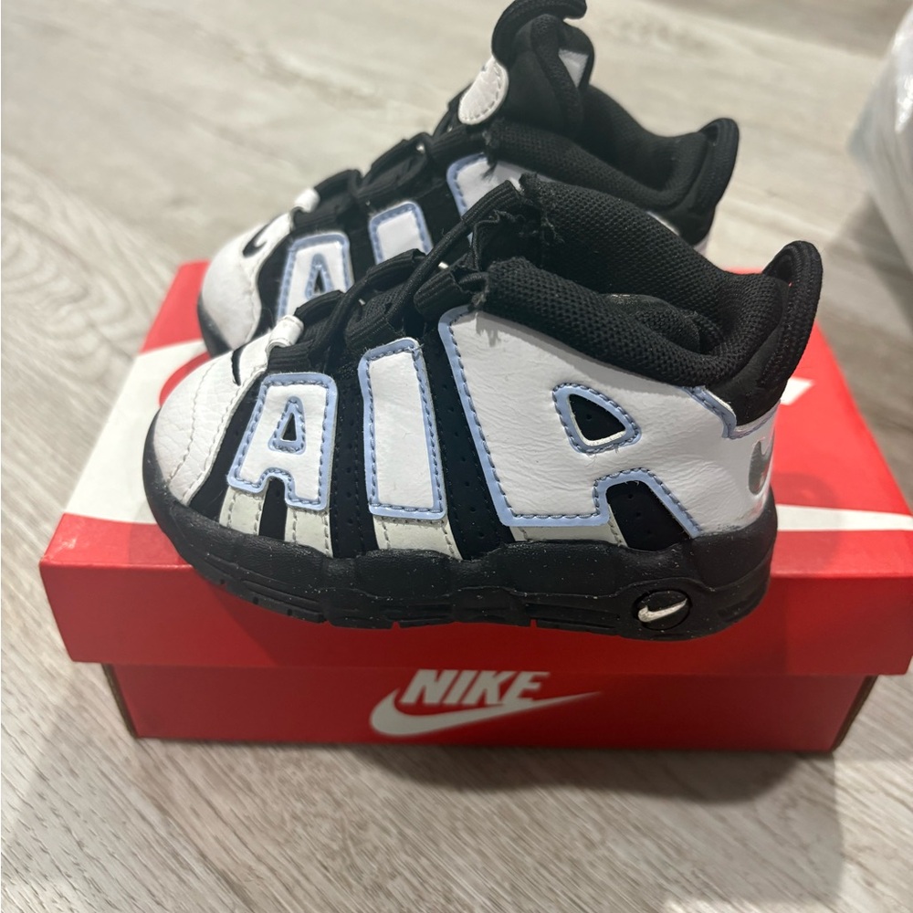 Nike Kids Sneakers - Black, White, and Blue